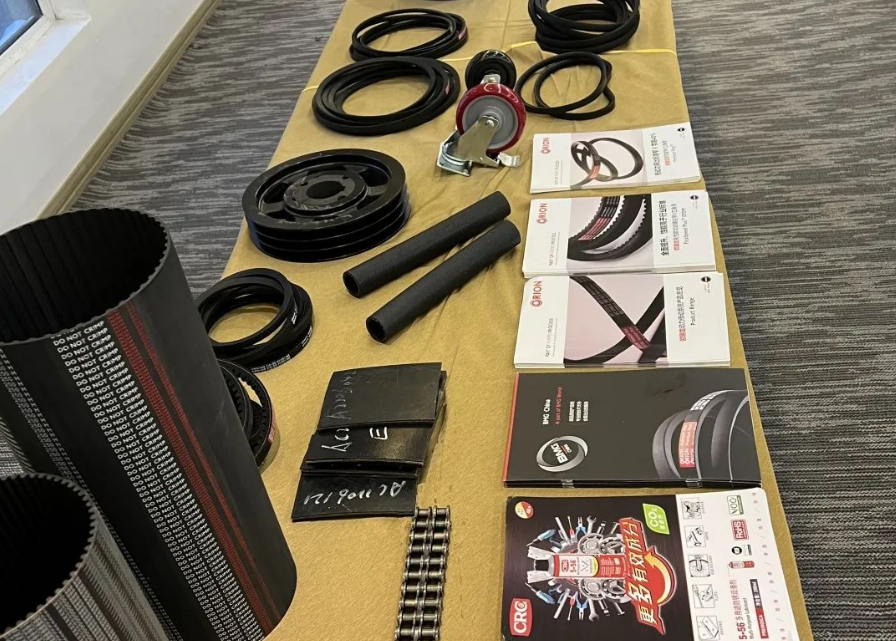 推廣會現(xiàn)場，鳳凰智造研究院詳細介紹了三力士高性能帶產(chǎn)品，為大家提供了更好的了解和認識。同時，BMG應(yīng)用工程師樊強介紹了工業(yè)品產(chǎn)品，讓大家對皮帶之外的其他工業(yè)品更加滲透。