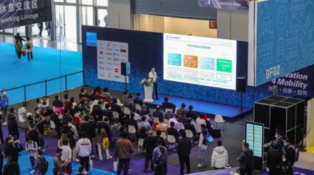 作為全球汽車行業(yè)展覽會(huì)之一，第18屆Automechanika Shanghai即將于2023年11月29日至12月2日在上海國家會(huì)展中心舉行。本屆展會(huì)將聚焦技術(shù)創(chuàng)新和未來發(fā)展趨勢，呈現(xiàn)全球汽車產(chǎn)業(yè)電動(dòng)化與智能化的加速趨勢，特別關(guān)注新能源汽車及后市場價(jià)值鏈。